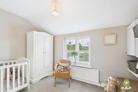 EweMove Estate Agents Basingstoke - Upper Sherbour