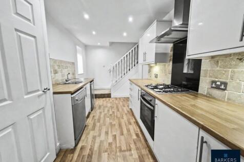 Carlton Court, Birkenshaw photo 3