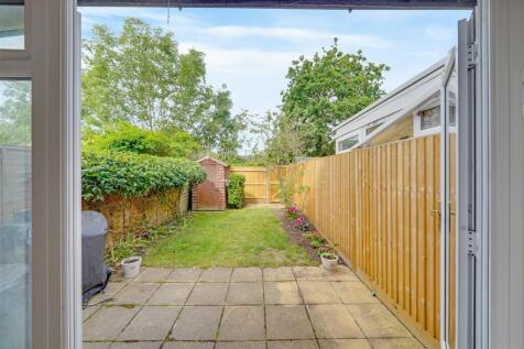 09-a08f86548-GP-MB Hampton- 29 Green Walk (47 of 9