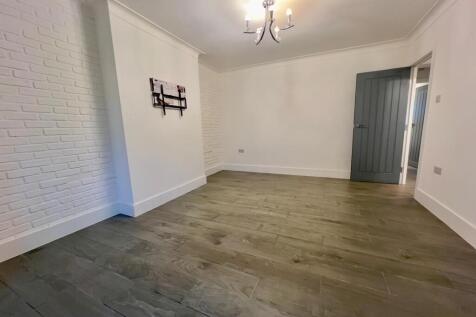 243MineheadCourtR...