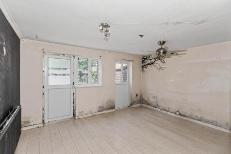 12 Skerne Passage, Bedford, Bedfordshire, MK41 7XX