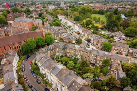 Dorville Crescent-28.jpg