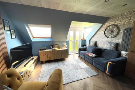 Lounge 2.jpg