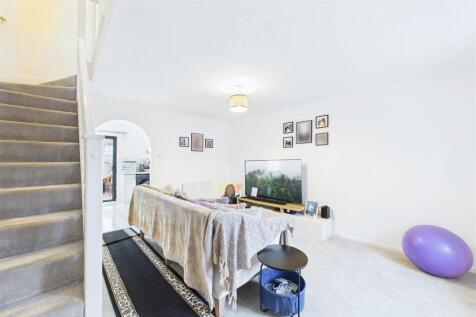 Myrtle Gardens, Yatton photo 4