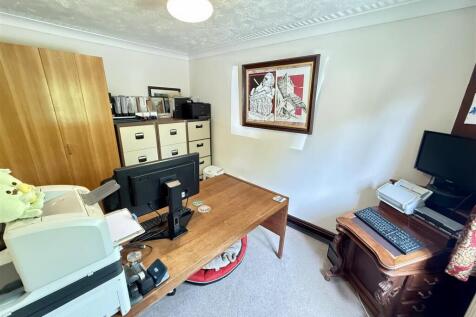 Office / Bedroom / Potential Bathroom