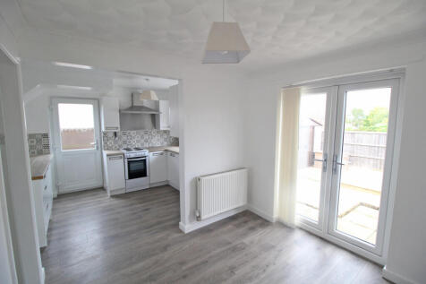 42 Rochester Close, Worksop photo 3