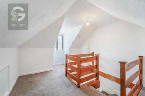 Ardrossan Gardens, Worcester Park, Surrey, KT4 7AY