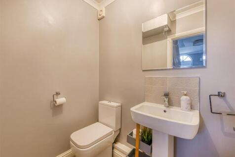 2 Heath House Drive-cloaks.jpg