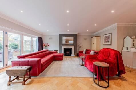 Living/Dining Room (3)