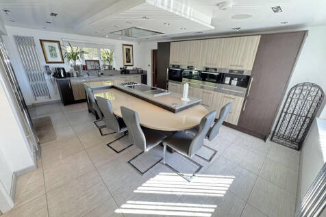 Family Dining Kitchen