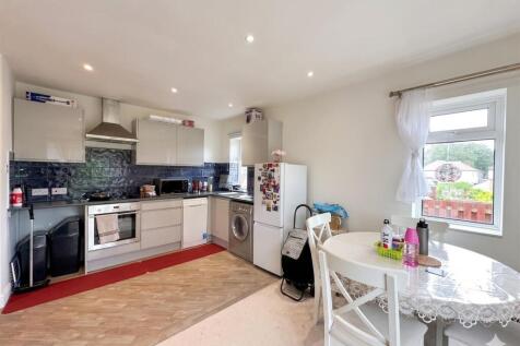 Kitchen 1.jpg