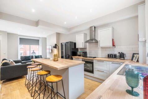 6-bed house on Glossop Street, Leeds, £3,770/mo