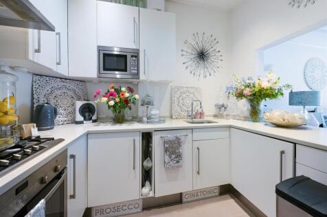 1 Tower Road, Tadworth photo 3
