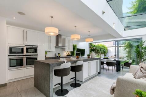 Kitchen/Dining