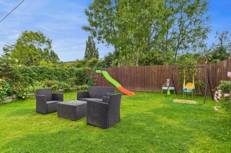 CAM03729G0-PR0132-STILL044