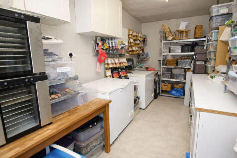 Garage/ Store