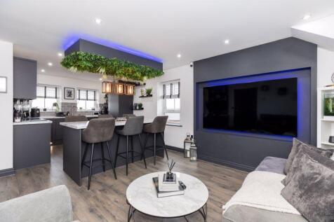 Lounge / Kitchen