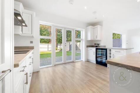 The Paddock (13).jpg