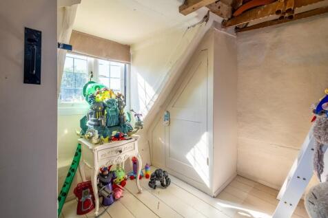 1440px-Wye Cottag...