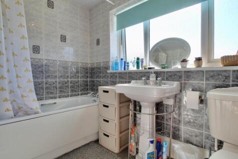 Bathroom Gus Critchlow EweMove Hinckley