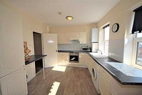 Wimborne Road, Winton Banks, Bournemouth photo 3