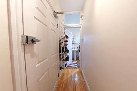 (Flat 3) Entrance Hallway