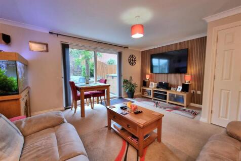 Sitting room 1.jpg