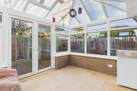 CAM02519G0-PR0367-STILL013