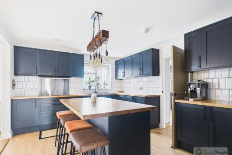 CAM03603G0-PR0050-STILL012