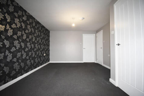 Marlwood Close, Longford, Coventry photo 3