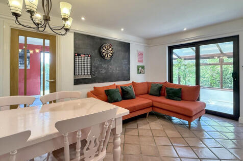 Kitchen/dining ro...