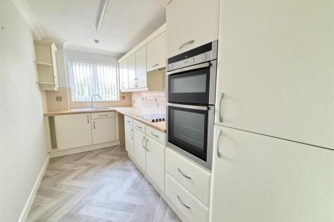 Lulworth Close, Hamworthy photo 3