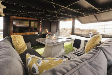 Outdoor Entertaining