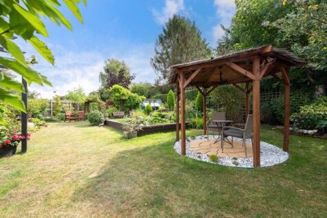 Delightful rear garden