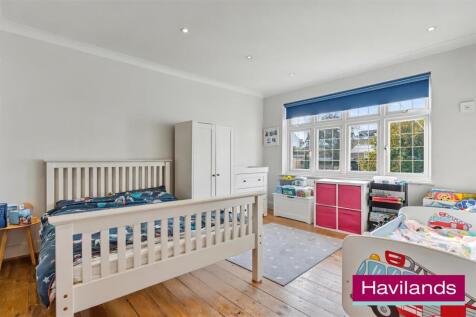 54 Cheyne Walk N21 1DE-14.jpg