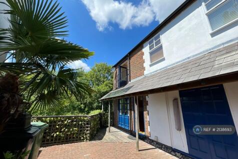 Entrance Courtyard Garden (Optional Parking)
