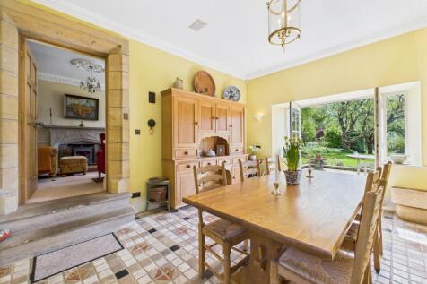 CAM04201G0-PR0078-STILL067