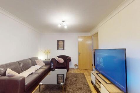 Living room - ang...