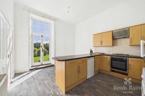 Armitage Bridge, Huddersfield, West Yorkshire, HD4 photo 3