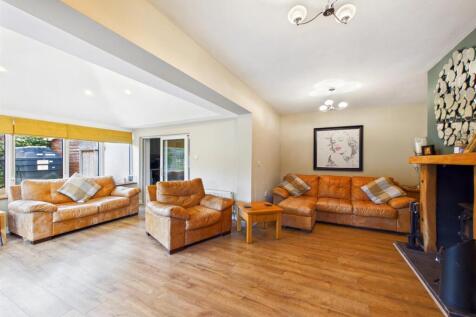 LIVING ROOM/ SUN ROOM