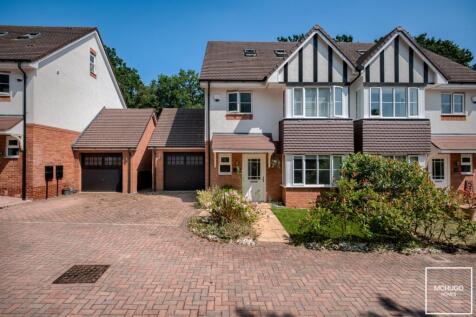A beautifully maintained four-bedroom semi-detached family home offering stylish open-plan living, a principal suite, landscaped garden and garage in a sought-after Harborne location.No upward chain.