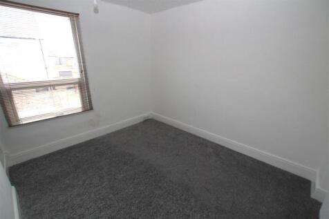bedroom 2 .jpg