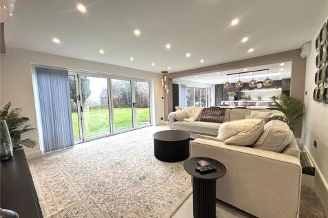 Woodland Park, Royton, Oldham, Greater Manchester, OL2 photo 3