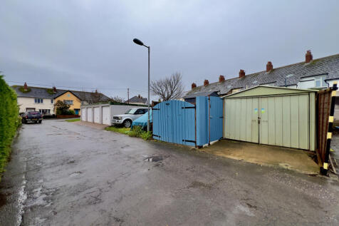 Garage &amp; gated parking