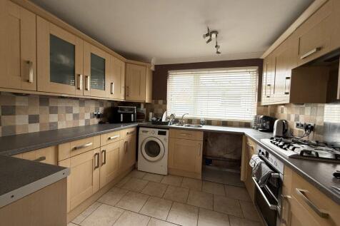 Ollerton Walk, Corby photo 2