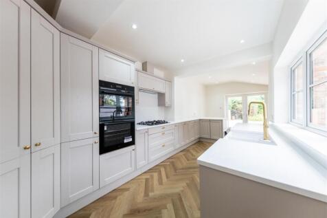 64 The Crescent-001.jpg