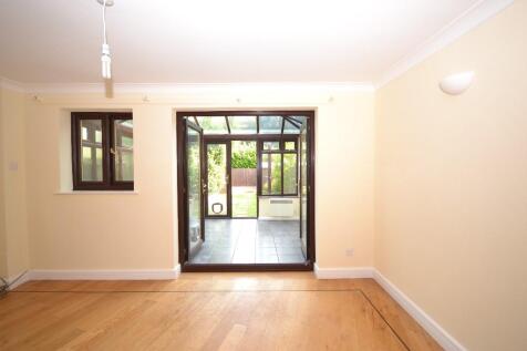 BRACKENS DRIVE, Brentwood, CM14 photo 4