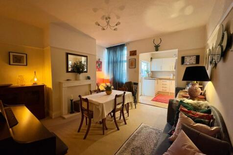 Old Heyes Road, Timperley, WA15 photo 4