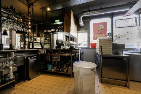 184 Well Street 19.jpg