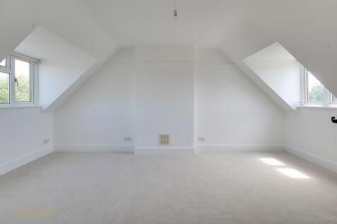 Knightscroft Avenue, Rustington, BN16 photo 3